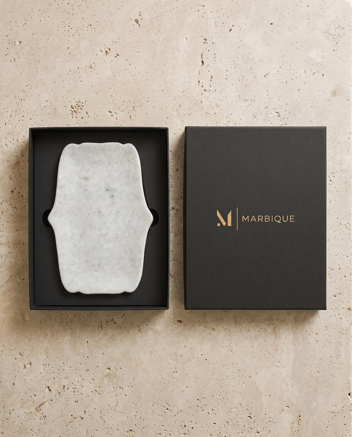 Close view of the white tray surface and softly shaped outer edge.