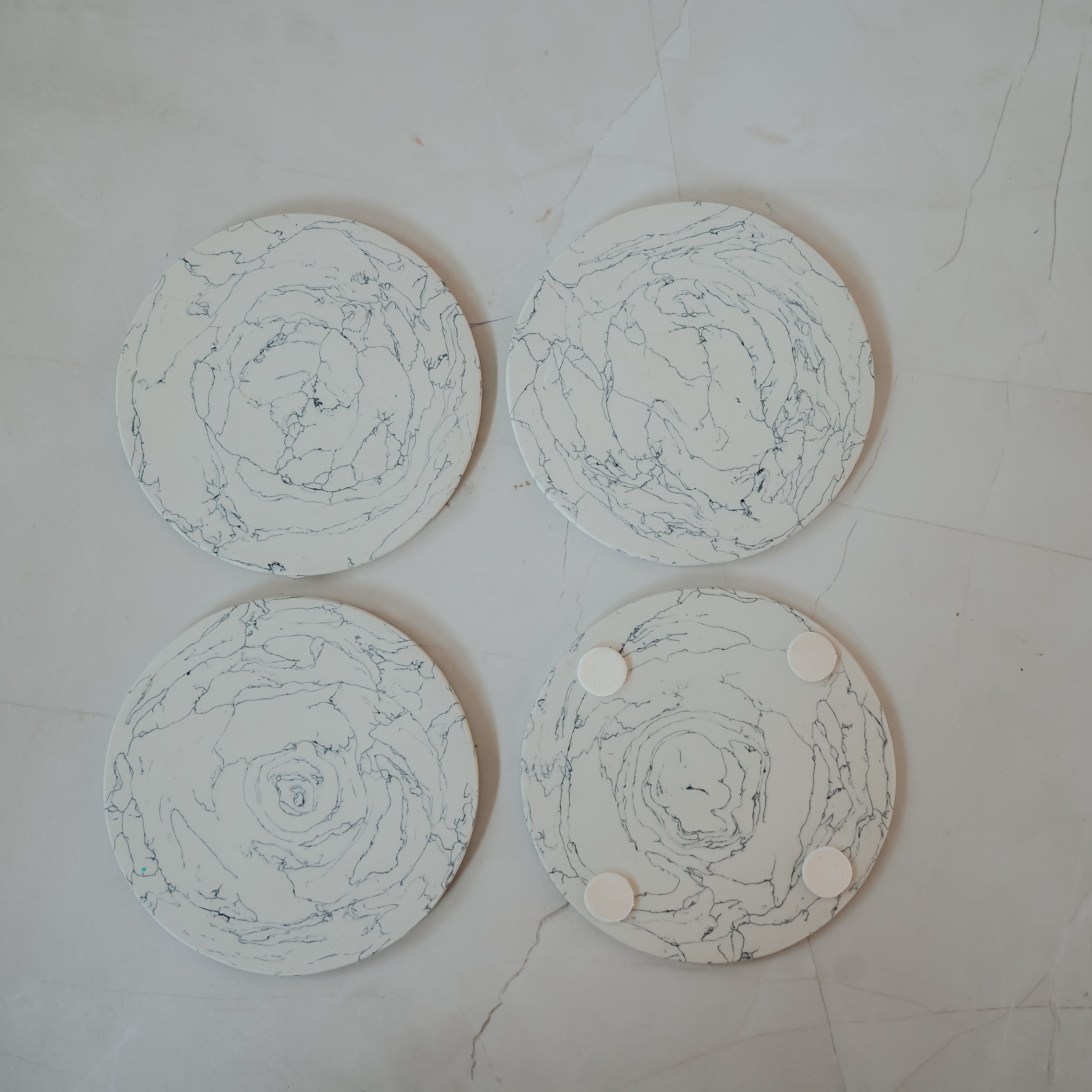 Luxury Marble Coaster Set - Minimalist Resin Design | 4-Piece Tabletop Essential